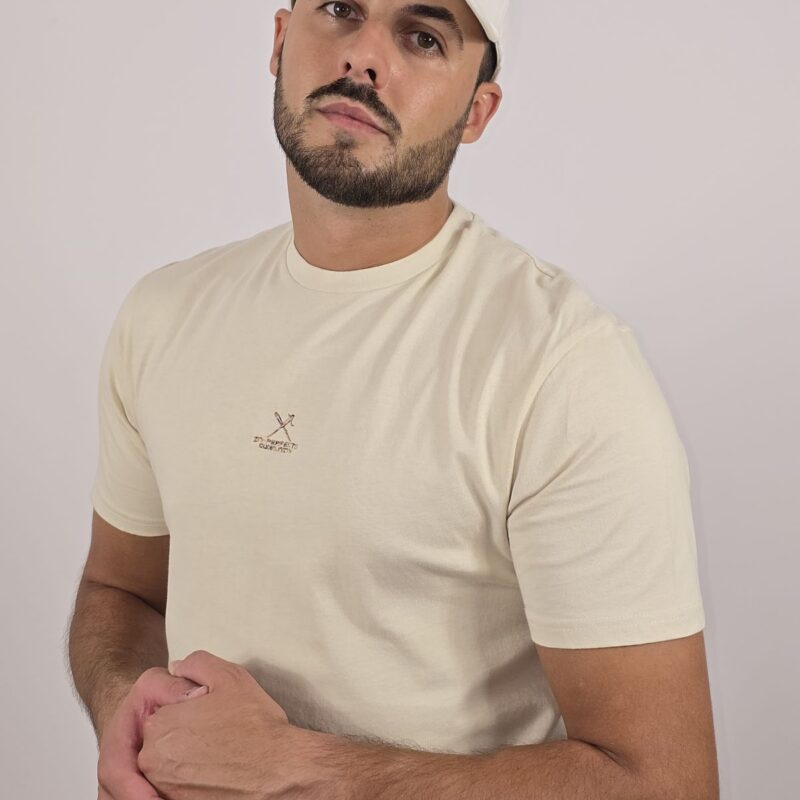 Camiseta básica vainilla agujastriángulos