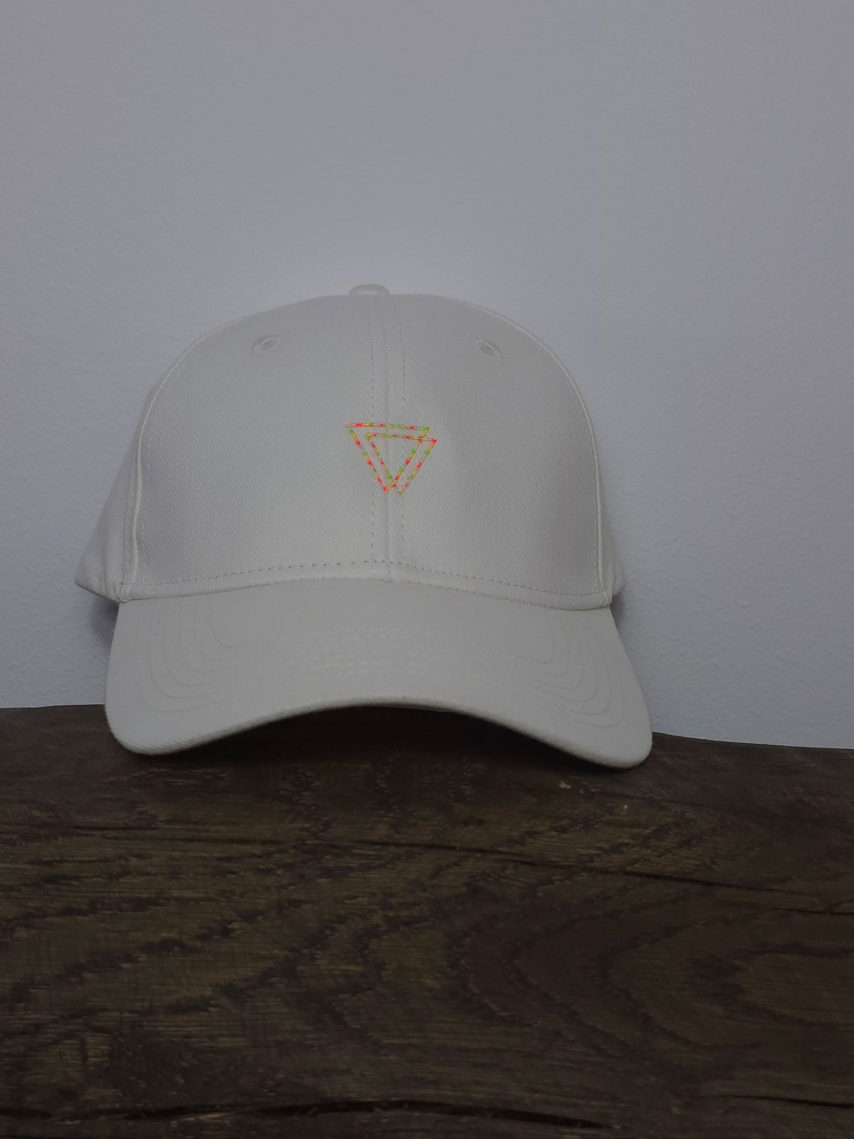 Gorra blanco IN-PERFECTA VI25´ Bordado